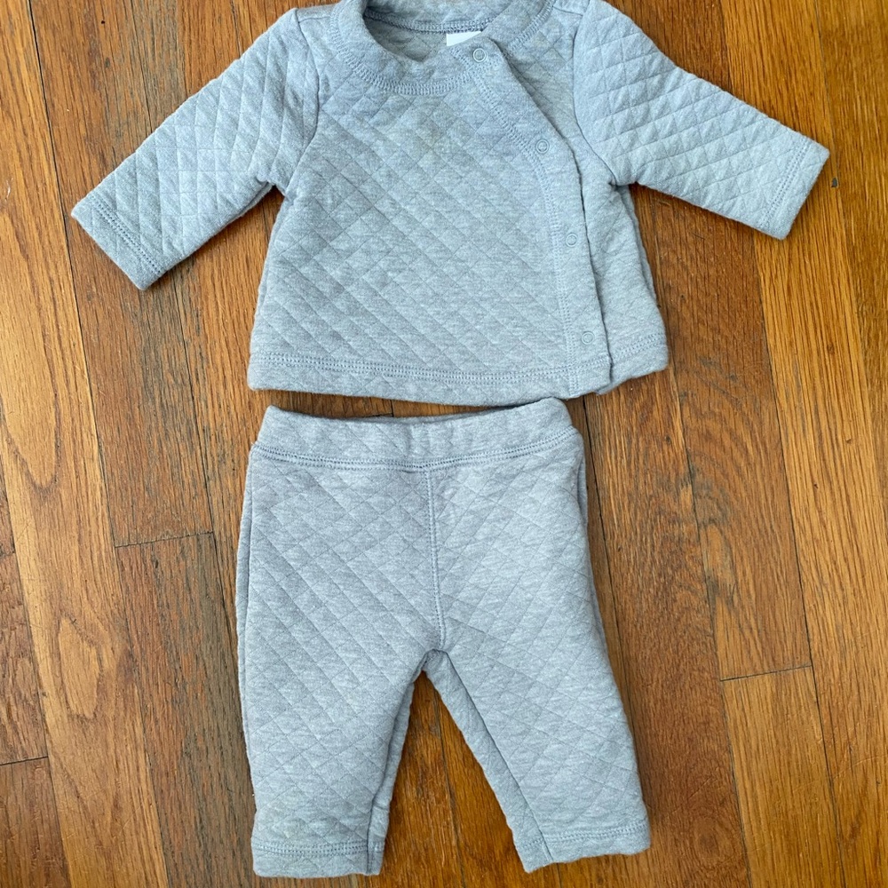 Old Navy Quilted Gray Baby Set